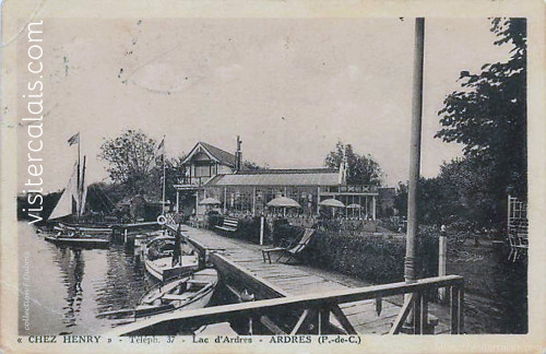Chalet buvette et location de barques en bordure du lac d'Ardres.