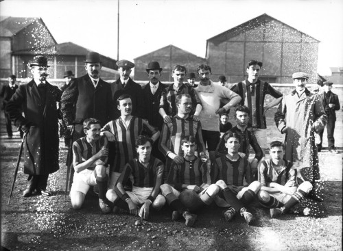Le racing-club, équipe de foot calaisienne.