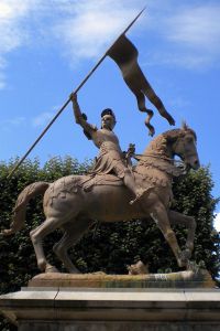 Jeanne d'Arc sur son cheval. Jeanne d'Arc sur son cheval.