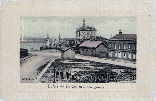 La gare vue de profil