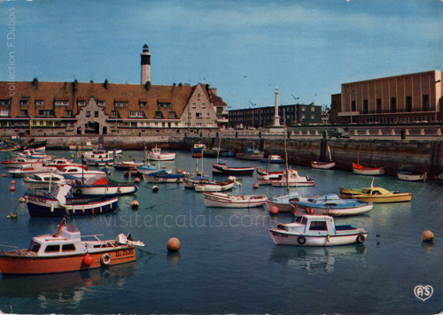 Aperçu sur le bassin du Paradis et la chambre de commerce de Calais