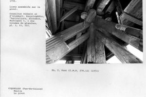 Détail de l'assemblage des liens sur le pivot du moulin Détail de l'assemblage des liens sur le pivot du moulin