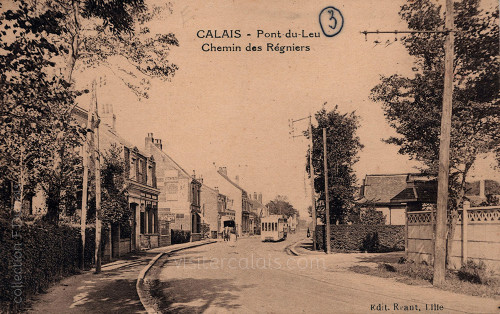 Le tramway circulant sur le chemin des régniers au Pont du Leu