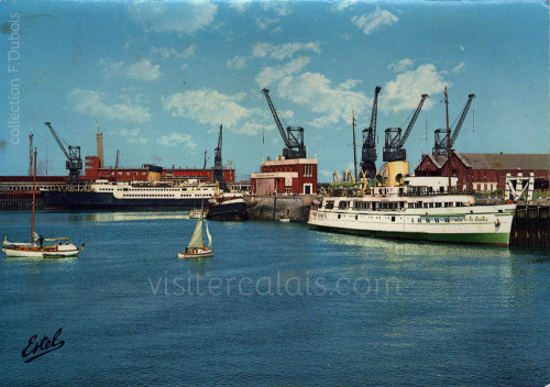 La gare maritime de Calais et la capitainerie Poyé