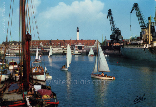 Le bassin des yachts à Calais