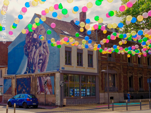 Fresque à l'angle du Boulevard Lafayette à Calais et la rue des Fleurs