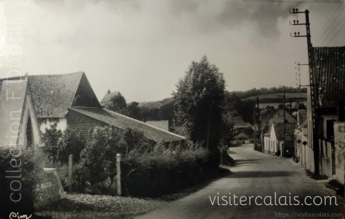La rue de la Gare à Licques.