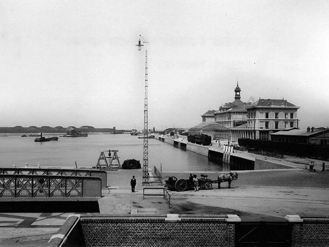 La seconde gare maritime de Calais inaugurée en 1889.