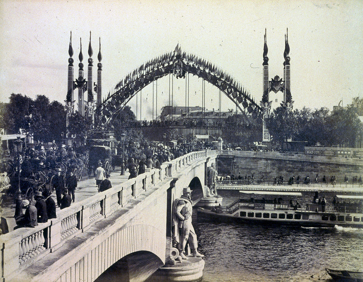le pont de l'Alma lors de l'exposition universelle de 1889