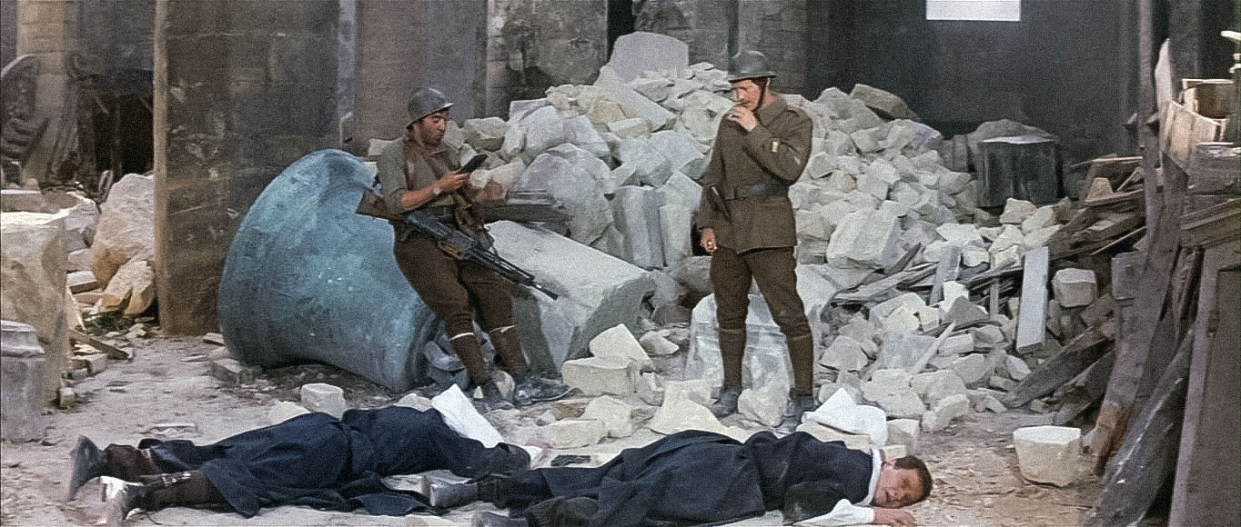 soldats allemands et français dans les ruines